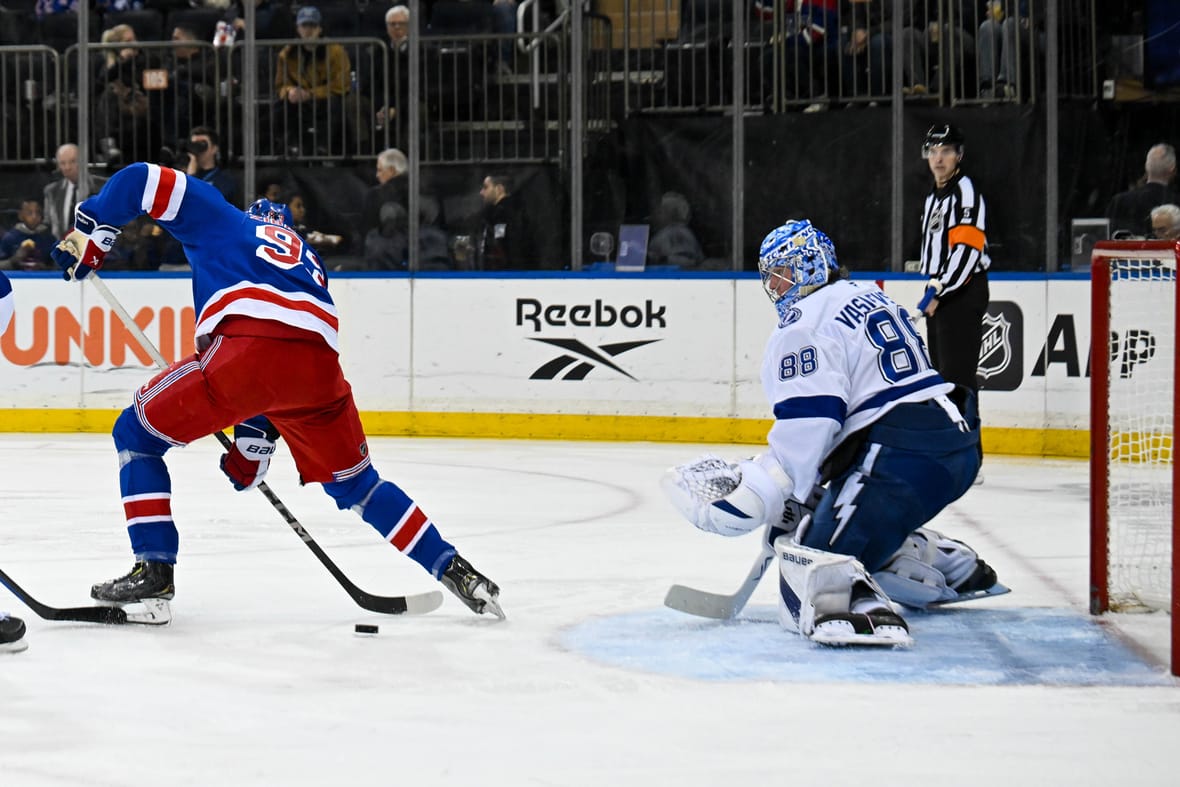 Mika Zibanejad should be the Rangers 2C to start the season