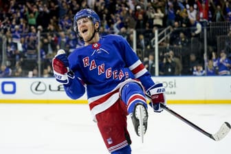 NY Rangers lines tonight: Adam Fox a game time decision