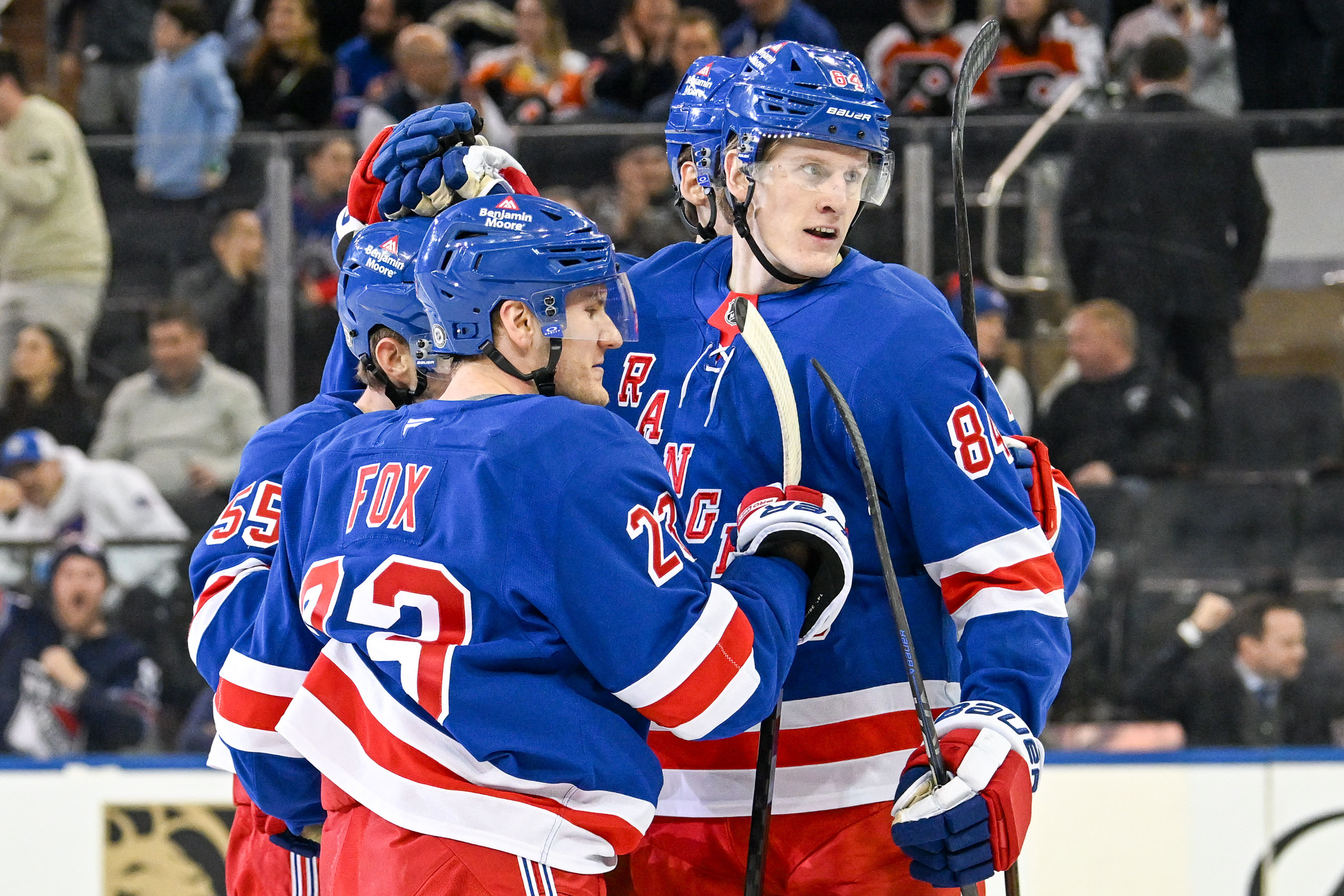 Rangers re-sign Adam Edstrom