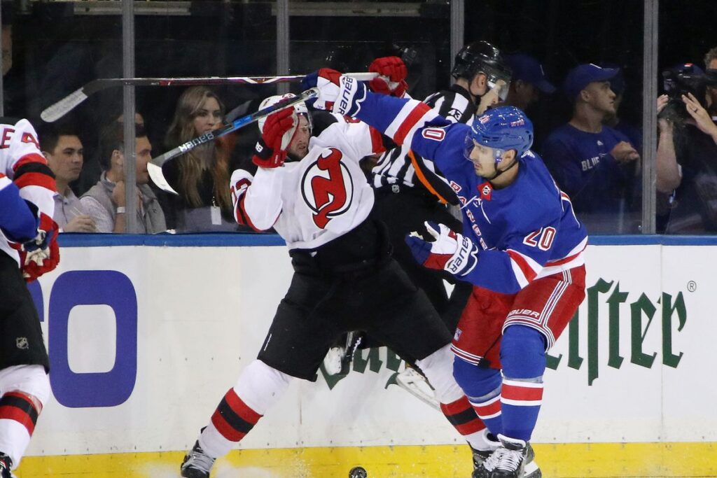 Devils Dominate Islanders, 4-1, For Second-Straight Win