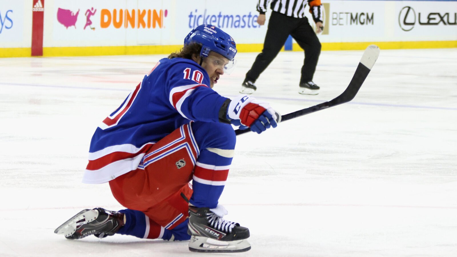 Panarin and Rangers complete comeback against Penguins