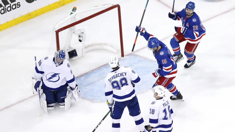 Rangers hold home ice in Game 2